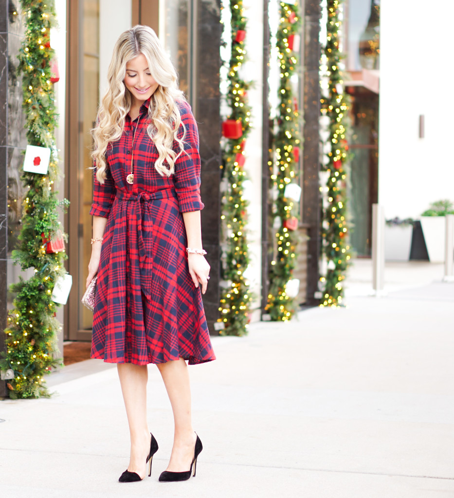 The Perfect Christmas Dress- A Touch of Pink Blog