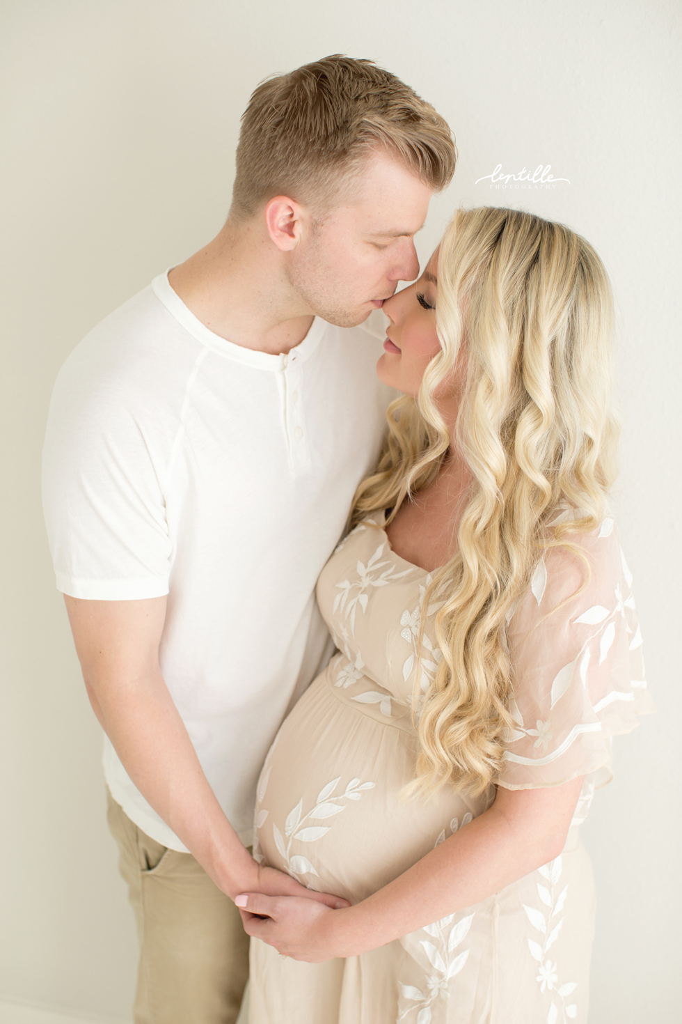 Katelyn Jones Blogger A Touch of Pink Cute Maternity Photos Husband Wife
