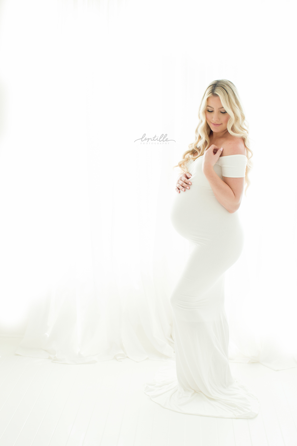 Katelyn Jones Blogger A Touch of Pink Pretty Maternity Dress