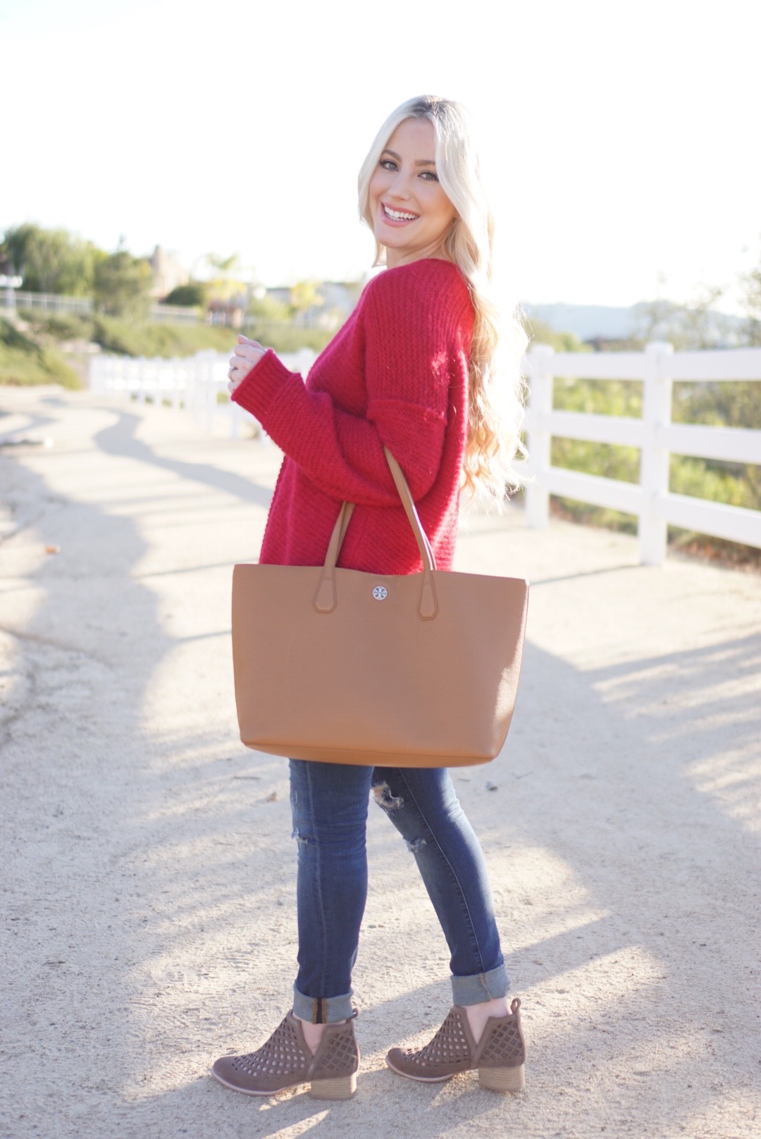 Katelyn Jones A Touch of Pink Slouchy Sweater Cute Winter Outfit