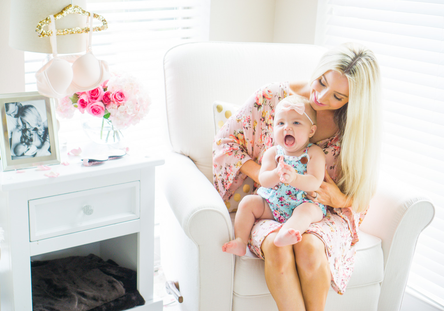 Katelyn Jones A Touch of Pink Blog Third Love Nursing Bra Baby Girl Pumping Nursing Baby