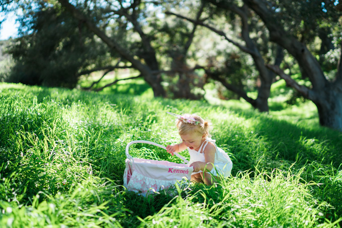 Lifestyle Blogger Katelyn Jones of A Touch of Pink Blog shares her Easter Family Photos