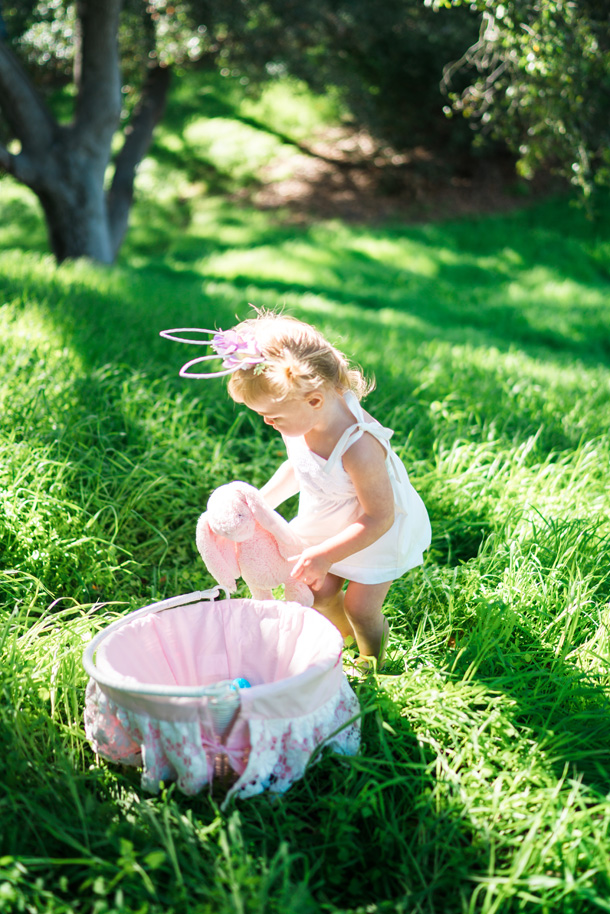 Lifestyle Blogger Katelyn Jones of A Touch of Pink Blog shares her Easter Family Photos