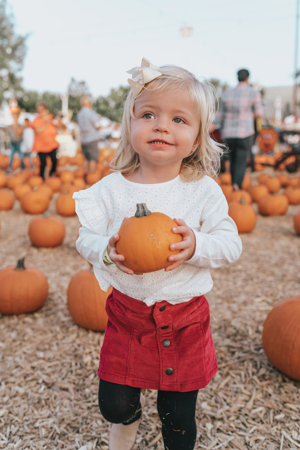 Katelyn Jones of A Touch of Pink Blog with her daughter Kennedy at the Pumpkin Patch