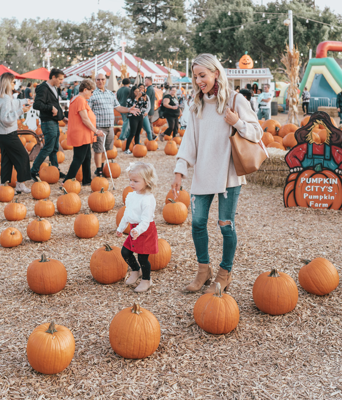 Katelyn Jones of A Touch of Pink Blog with her daughter Kennedy at the Pumpkin Patch