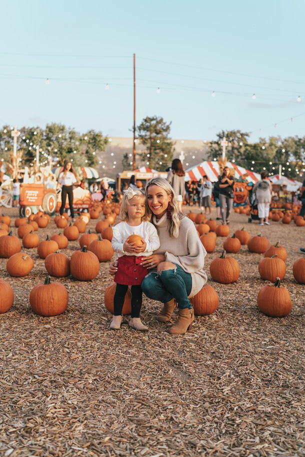 Katelyn Jones of A Touch of Pink Blog with her daughter Kennedy at the Pumpkin Patch